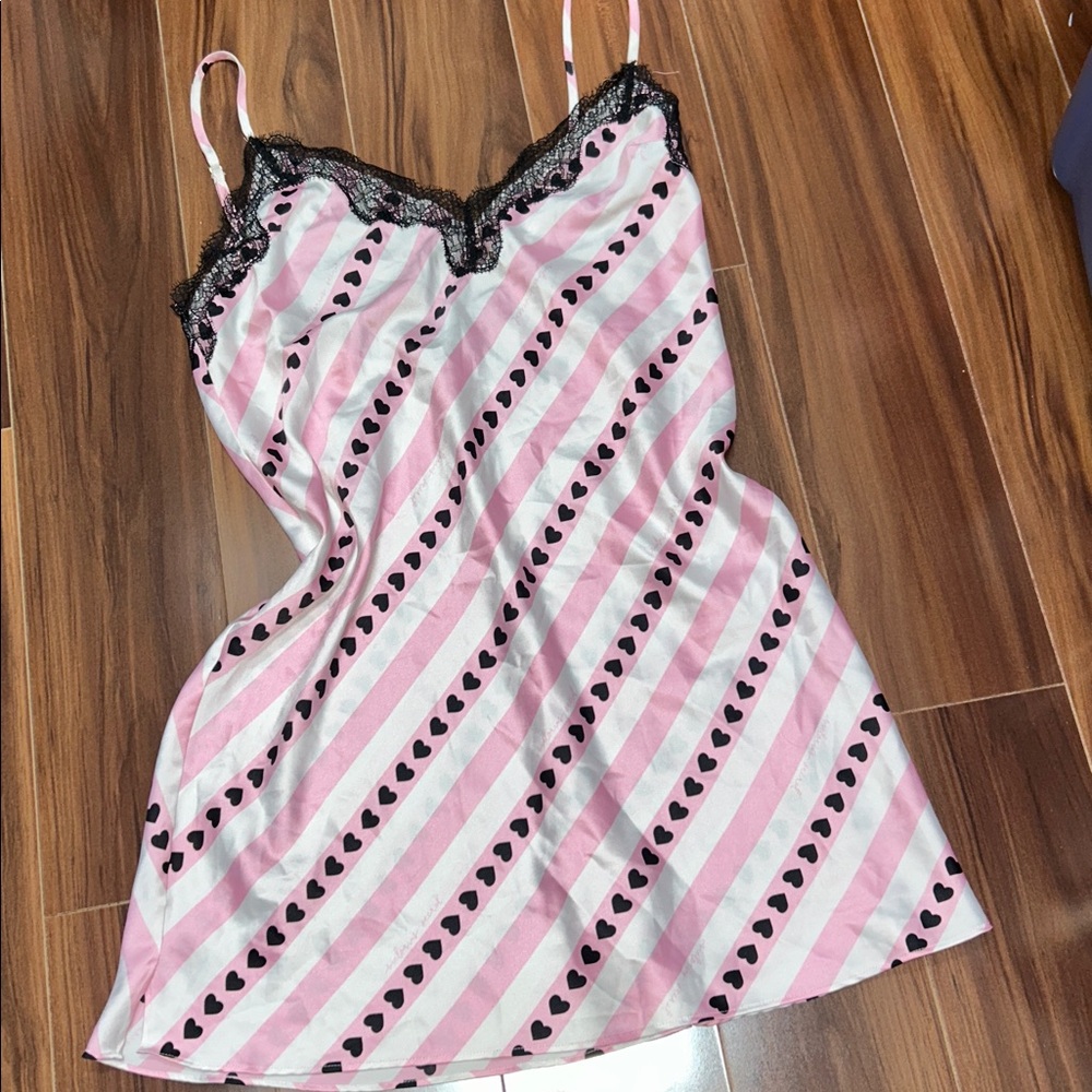 XS Victoria’s Secret hearts silky slip dress